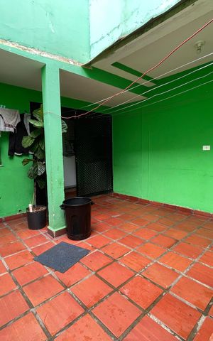 Casa à venda com 147m², 5 quartos e 2 vagas Casa à venda com 147m², 5 quartos e 2 vagasQuintal