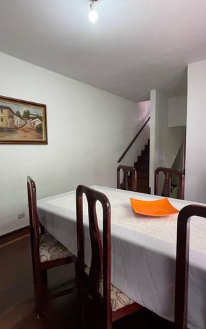 Casa à venda com 147m², 5 quartos e 2 vagas Casa à venda com 147m², 5 quartos e 2 vagasSala de Jantar