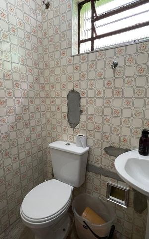 Casa à venda com 147m², 5 quartos e 2 vagas Casa à venda com 147m², 5 quartos e 2 vagasBanheiro 3