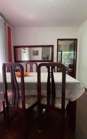 Casa à venda com 147m², 5 quartos e 2 vagas Casa à venda com 147m², 5 quartos e 2 vagasSala de Jantar