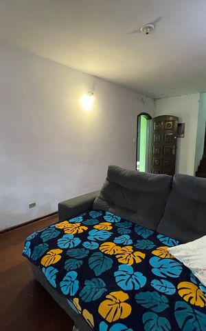 Casa à venda com 147m², 5 quartos e 2 vagas Casa à venda com 147m², 5 quartos e 2 vagasSala