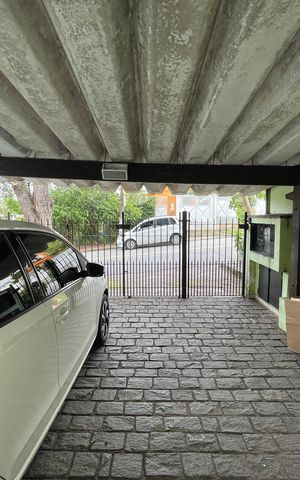 Casa à venda com 147m², 5 quartos e 2 vagas Casa à venda com 147m², 5 quartos e 2 vagasGaragem