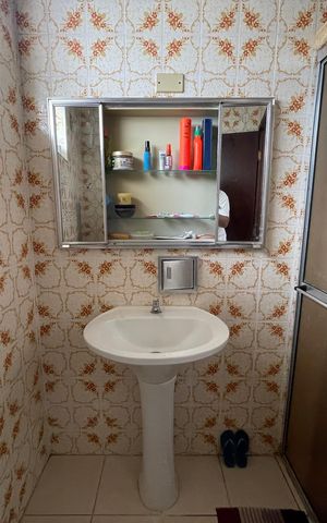 Casa à venda com 147m², 5 quartos e 2 vagas Casa à venda com 147m², 5 quartos e 2 vagasBanheiro 1