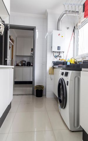 Apartamento à venda com 158m², 3 quartos e 3 vagas Apartamento à venda com 158m², 3 quartos e 3 vagasÁrea de Serviço