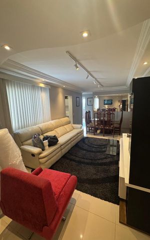 Apartamento à venda com 70m², 2 quartos e 1 vaga Apartamento à venda com 70m², 2 quartos e 1 vagaSala