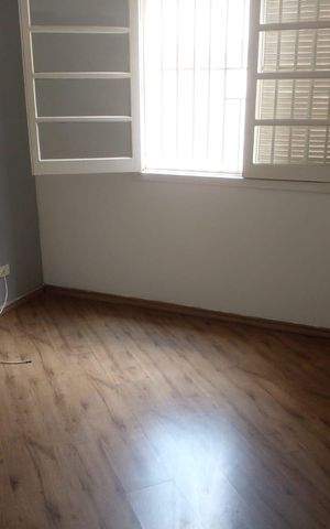 Casa à venda com 260m², 4 quartos e 2 vagas Casa à venda com 260m², 4 quartos e 2 vagasQuarto