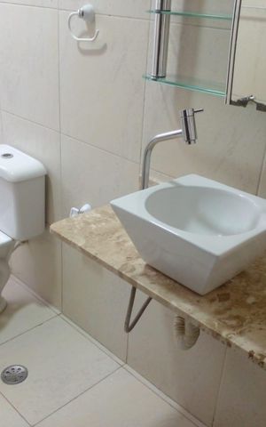 Casa à venda com 260m², 4 quartos e 2 vagas Casa à venda com 260m², 4 quartos e 2 vagasBanheiro