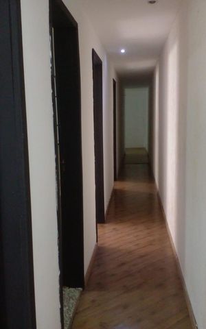 Casa à venda com 260m², 4 quartos e 2 vagas Casa à venda com 260m², 4 quartos e 2 vagasCorredor