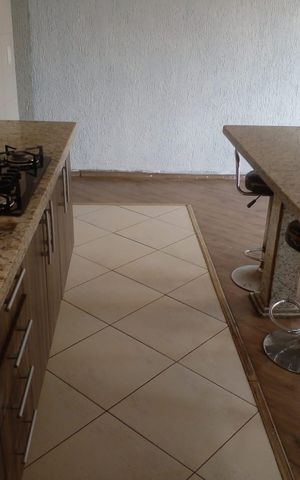 Casa à venda com 260m², 4 quartos e 2 vagas Casa à venda com 260m², 4 quartos e 2 vagasCozinha