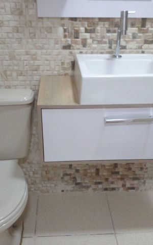 Casa à venda com 260m², 4 quartos e 2 vagas Casa à venda com 260m², 4 quartos e 2 vagasBanheiro