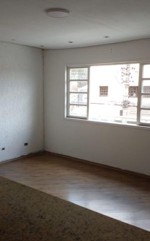 Casa à venda com 260m², 4 quartos e 2 vagas Casa à venda com 260m², 4 quartos e 2 vagasSala