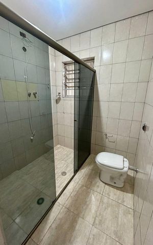 Casa à venda com 209m², 4 quartos e 2 vagas Casa à venda com 209m², 4 quartos e 2 vagasBanheiro