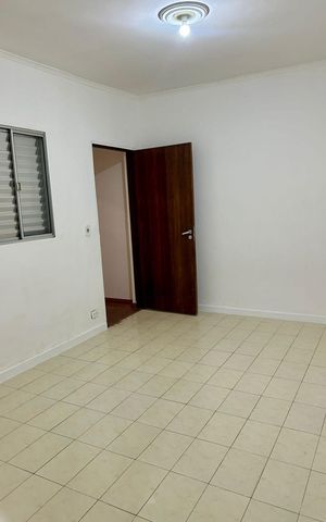 Casa à venda com 209m², 4 quartos e 2 vagas Casa à venda com 209m², 4 quartos e 2 vagasQuarto