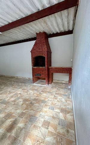 Casa à venda com 209m², 4 quartos e 2 vagas Casa à venda com 209m², 4 quartos e 2 vagasVaranda gourmet