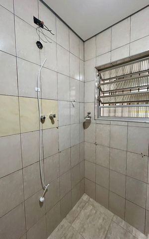 Casa à venda com 209m², 4 quartos e 2 vagas Casa à venda com 209m², 4 quartos e 2 vagasBanheiro