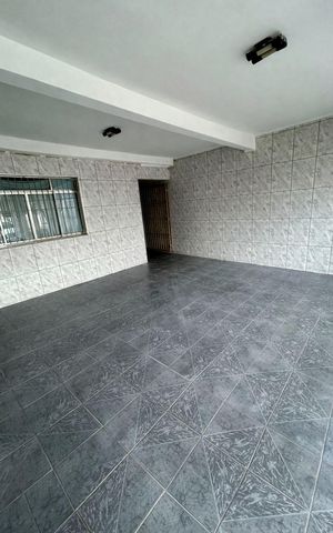 Casa à venda com 209m², 4 quartos e 2 vagas Casa à venda com 209m², 4 quartos e 2 vagasÁrea externa