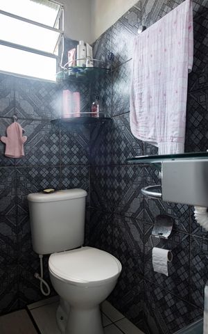 Casa à venda com 200m², 3 quartos e sem vagaBanheiro da Suíte 2