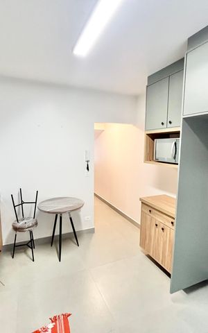 Casa à venda com 160m², 2 quartos e 2 vagas Casa à venda com 160m², 2 quartos e 2 vagasCozinha
