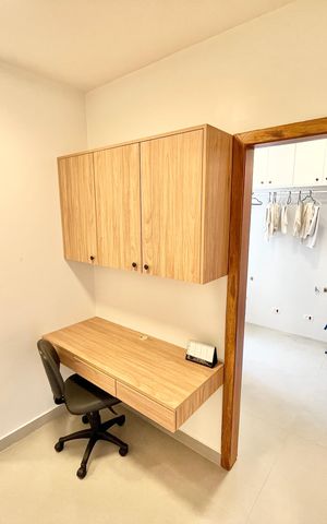 Casa à venda com 160m², 2 quartos e 2 vagas Casa à venda com 160m², 2 quartos e 2 vagasEscritório