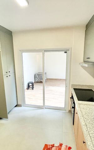 Casa à venda com 160m², 2 quartos e 2 vagas Casa à venda com 160m², 2 quartos e 2 vagasCozinha