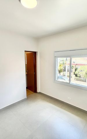 Casa à venda com 160m², 2 quartos e 2 vagas Casa à venda com 160m², 2 quartos e 2 vagasQuarto Suíte 1