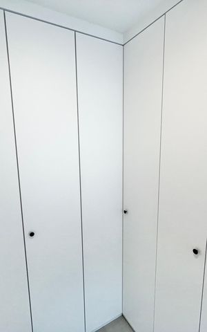 Casa à venda com 160m², 2 quartos e 2 vagas Casa à venda com 160m², 2 quartos e 2 vagasCloset da suíte 2