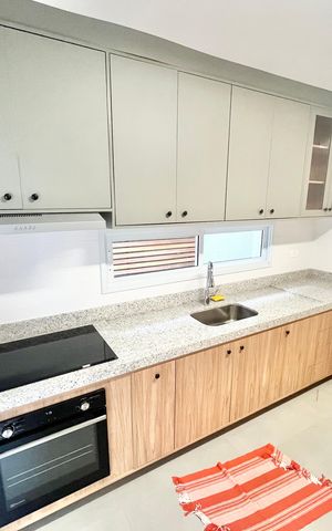 Casa à venda com 160m², 2 quartos e 2 vagas Casa à venda com 160m², 2 quartos e 2 vagasCozinha