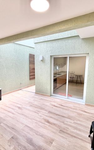 Casa à venda com 160m², 2 quartos e 2 vagas Casa à venda com 160m², 2 quartos e 2 vagasQuintal
