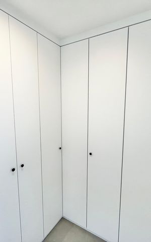 Casa à venda com 160m², 2 quartos e 2 vagas Casa à venda com 160m², 2 quartos e 2 vagasCloset da suíte 2