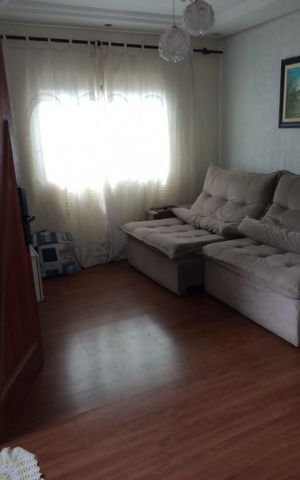 Casa à venda com 80m², 3 quartos e sem vaga Casa à venda com 80m², 3 quartos e sem vagaSala