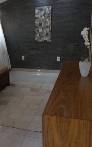 Casa à venda com 80m², 3 quartos e sem vaga Casa à venda com 80m², 3 quartos e sem vagaSala