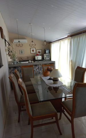 Casa à venda com 80m², 3 quartos e sem vaga Casa à venda com 80m², 3 quartos e sem vagaSala de jantar