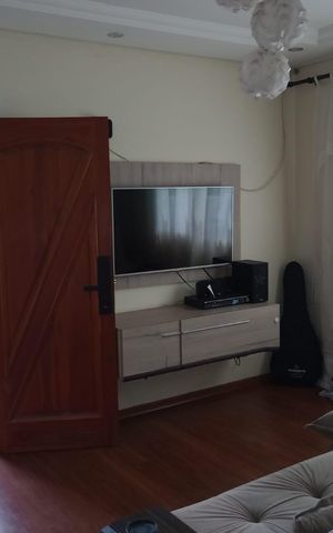 Casa à venda com 80m², 3 quartos e sem vaga Casa à venda com 80m², 3 quartos e sem vagaSala