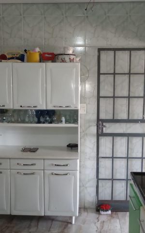 Casa à venda com 80m², 3 quartos e sem vaga Casa à venda com 80m², 3 quartos e sem vagaCozinha