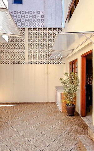 Casa à venda com 147m², 3 quartos e 4 vagasÁrea externa