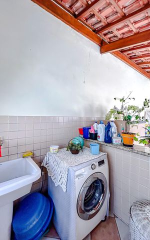Casa à venda com 147m², 3 quartos e 4 vagasÁrea de Serviço