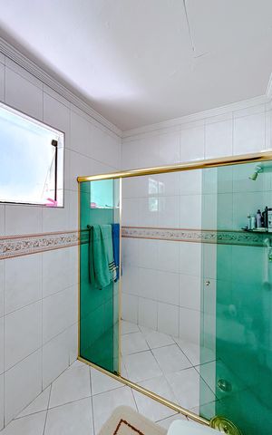 Casa à venda com 147m², 3 quartos e 4 vagasBanheiro