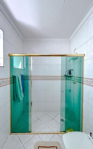 Casa à venda com 147m², 3 quartos e 4 vagasBanheiro