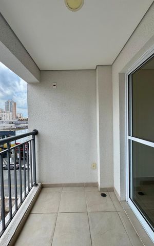 Apartamento à venda com 57m², 2 quartos e 1 vaga Apartamento à venda com 57m², 2 quartos e 1 vagaVaranda