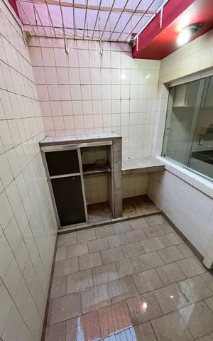 Casa à venda com 200m², 4 quartos e 2 vagas Casa à venda com 200m², 4 quartos e 2 vagasÁrea de serviço