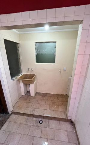 Casa à venda com 200m², 4 quartos e 2 vagas Casa à venda com 200m², 4 quartos e 2 vagasÁrea de serviço