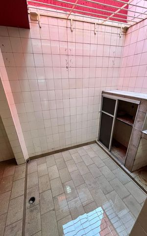 Casa à venda com 200m², 4 quartos e 2 vagas Casa à venda com 200m², 4 quartos e 2 vagasÁrea de serviço