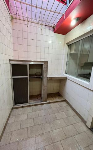 Casa à venda com 200m², 4 quartos e 2 vagas Casa à venda com 200m², 4 quartos e 2 vagasÁrea de serviço