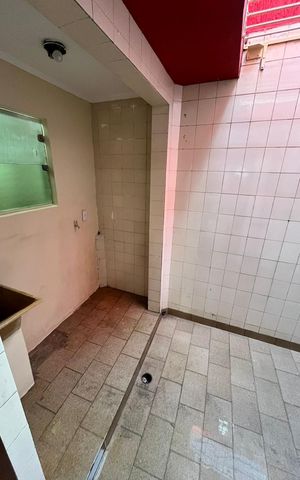 Casa à venda com 200m², 4 quartos e 2 vagas Casa à venda com 200m², 4 quartos e 2 vagasÁrea de serviço