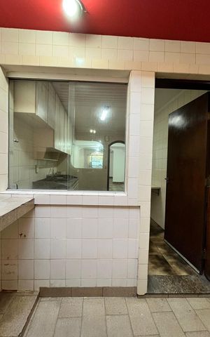 Casa à venda com 200m², 4 quartos e 2 vagas Casa à venda com 200m², 4 quartos e 2 vagasÁrea de serviço