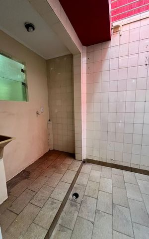 Casa à venda com 200m², 4 quartos e 2 vagas Casa à venda com 200m², 4 quartos e 2 vagasÁrea de serviço