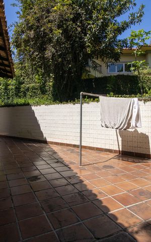 Casa à venda com 1430m², 5 quartos e 5 vagas Casa à venda com 1430m², 5 quartos e 5 vagasÁrea de Serviço