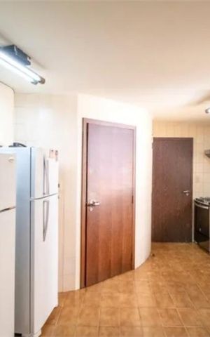 Apartamento à venda com 170m², 4 quartos e 2 vagas Apartamento à venda com 170m², 4 quartos e 2 vagasCozinha