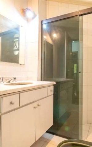 Apartamento à venda com 170m², 4 quartos e 2 vagas Apartamento à venda com 170m², 4 quartos e 2 vagasBanheiro