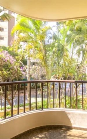 Apartamento à venda com 170m², 4 quartos e 2 vagas Apartamento à venda com 170m², 4 quartos e 2 vagasÁrea externa